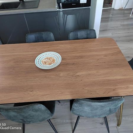 Angella Apartment Dugi Rat Ngoại thất bức ảnh