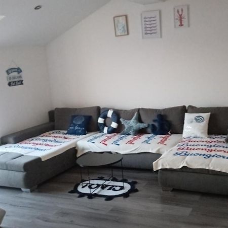 Angella Apartment Dugi Rat Ngoại thất bức ảnh