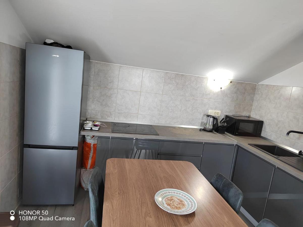 Angella Apartment Dugi Rat Ngoại thất bức ảnh