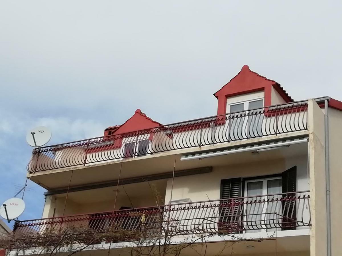 Angella Apartment Dugi Rat Ngoại thất bức ảnh
