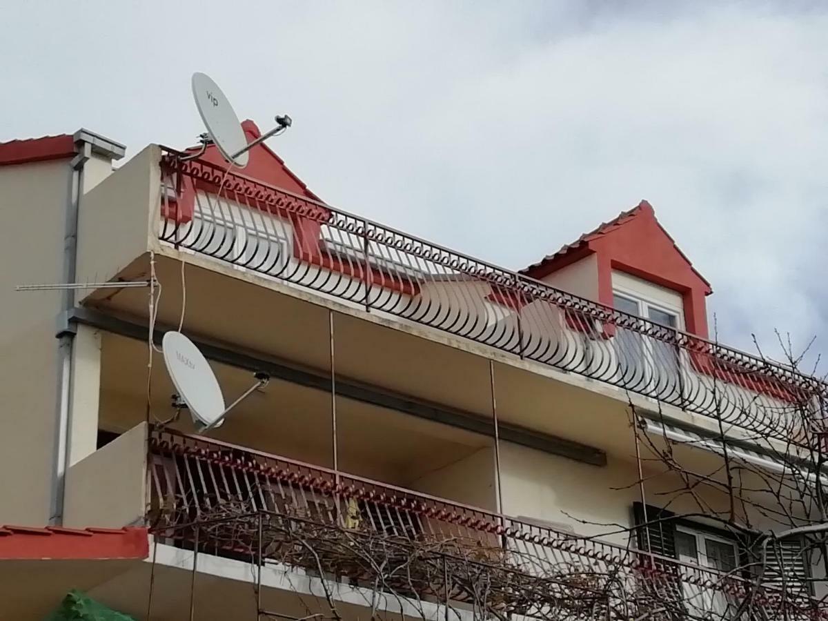 Angella Apartment Dugi Rat Ngoại thất bức ảnh