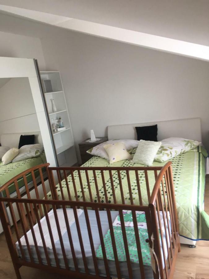 Angella Apartment Dugi Rat Ngoại thất bức ảnh